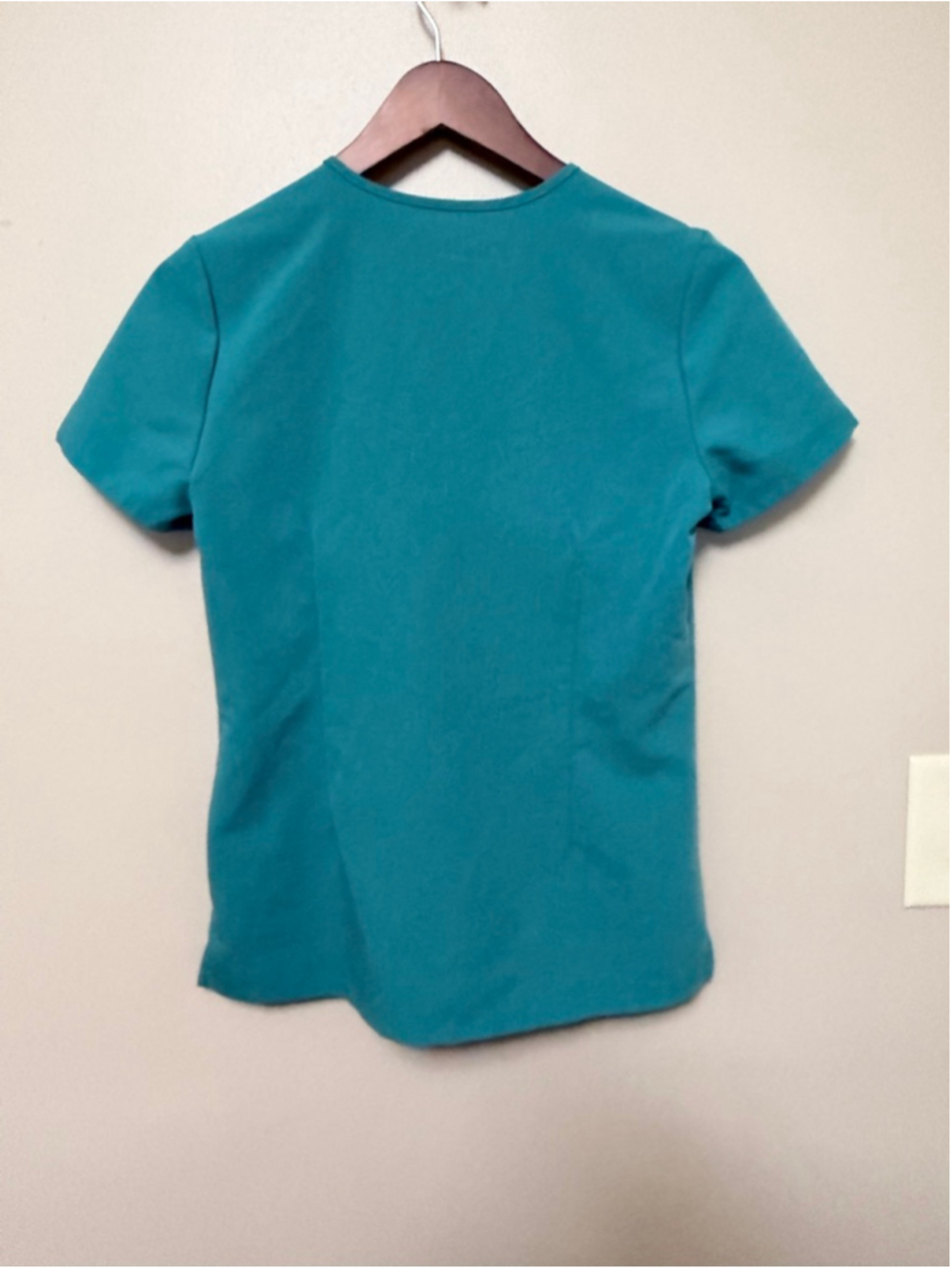 FIGS Scrubs Set - Picture 6 of 10